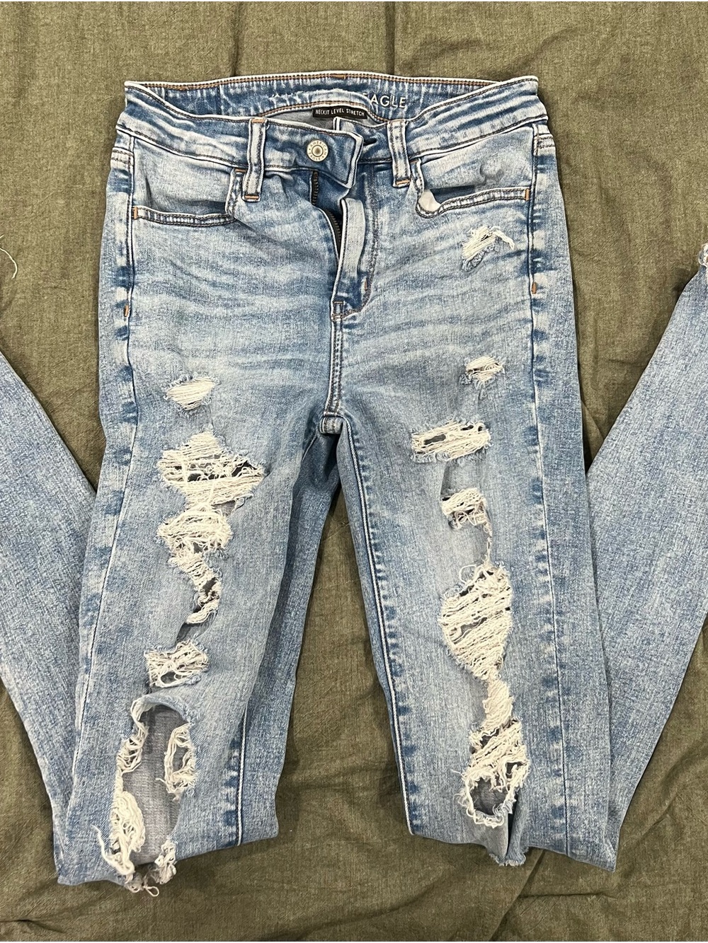 American Eagle Outfitters Light Wash Ripped Skinny Jeans